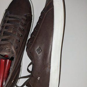 Dark brown leather Sperry tennis shoes, as new